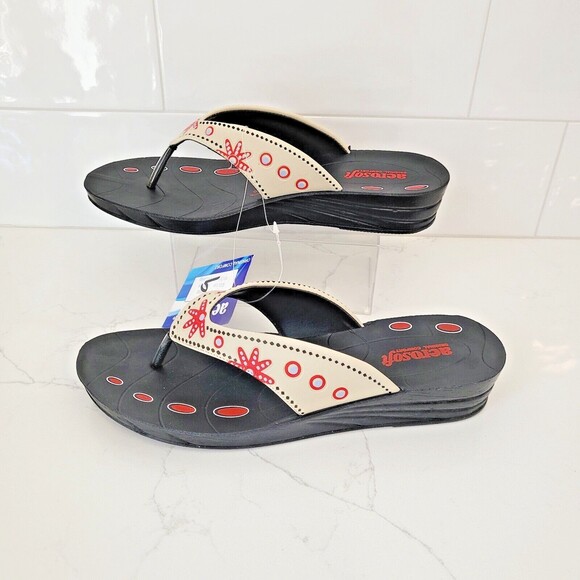 NEW Aerosoft Womens Sz 9 Sandals Flip Flop Thong Red Flowers EU 40 Arch Support - Picture 2 of 11